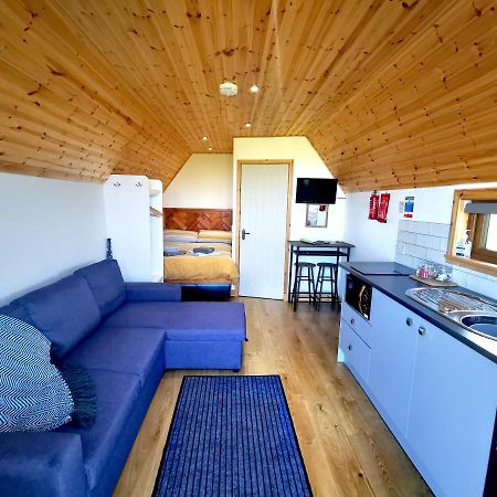 Отель Gowanview Glamping Банф Экстерьер фото