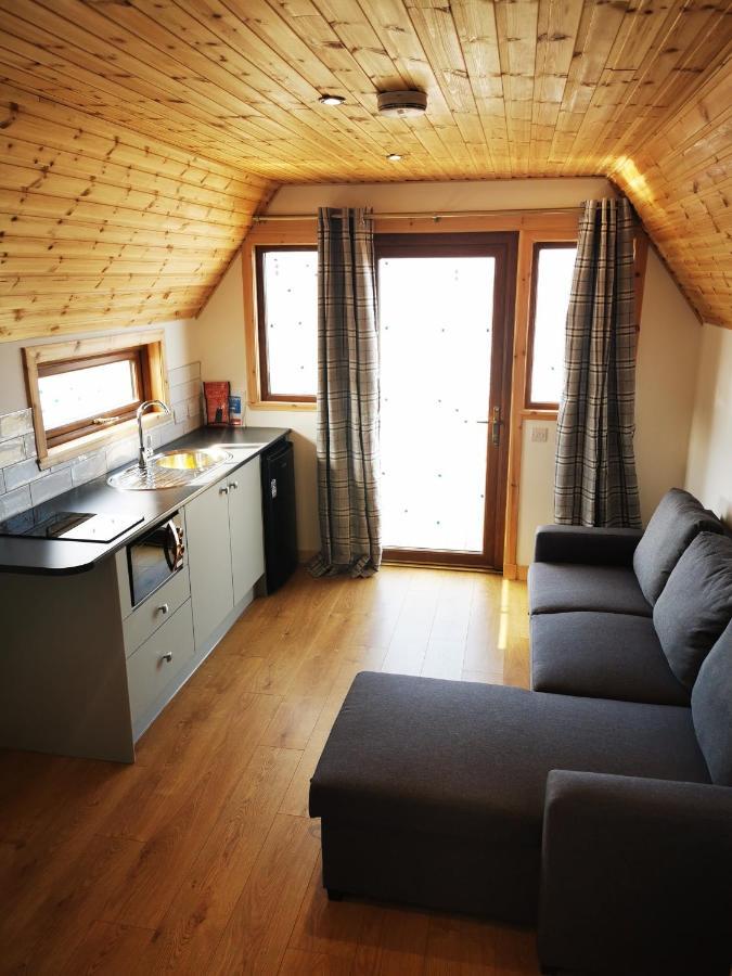 Отель Gowanview Glamping Банф Экстерьер фото